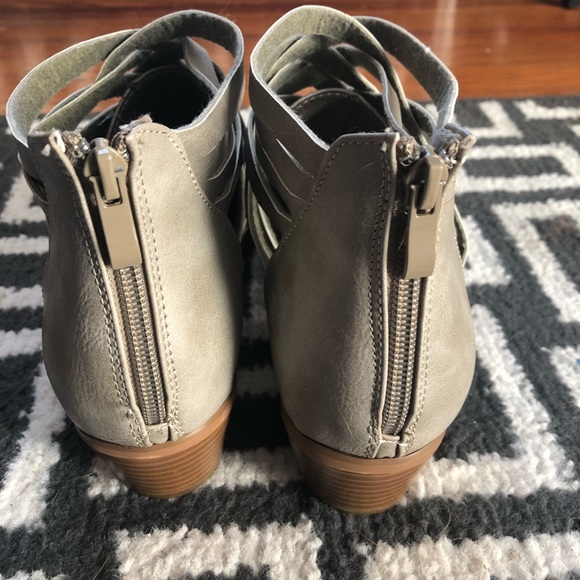 shoes never worn!! - Picture 3 of 5